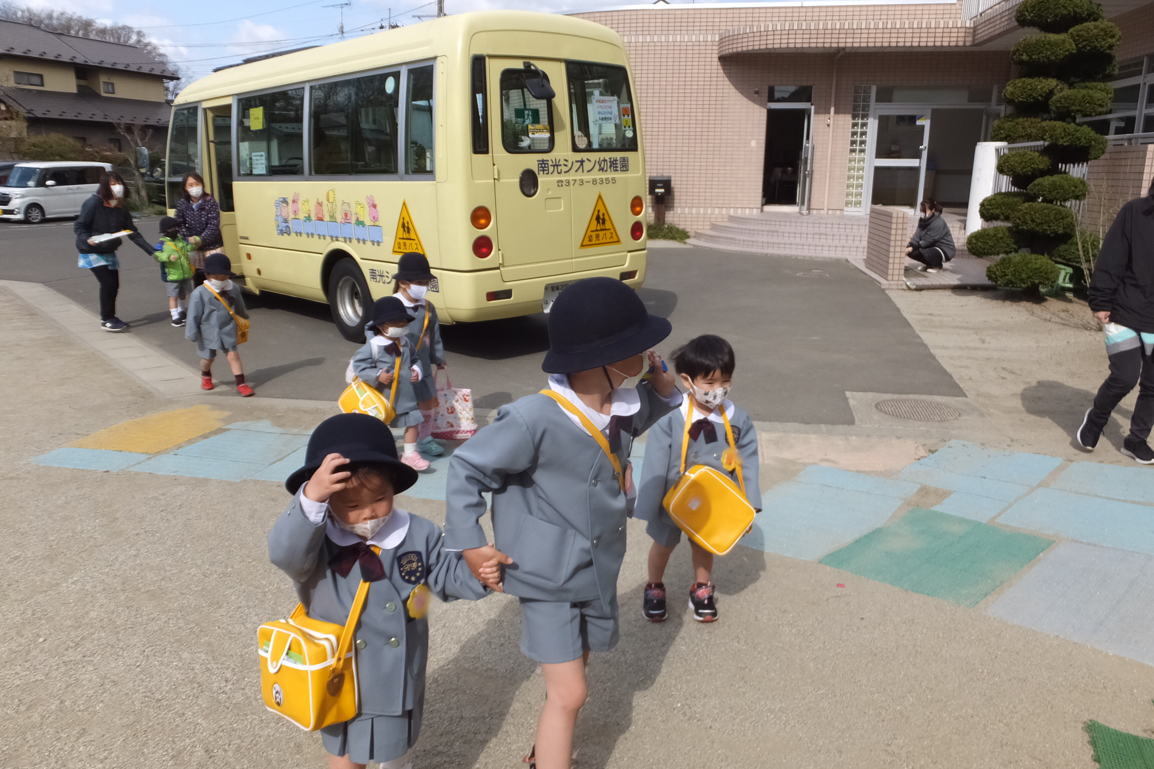 南光シオン幼稚園制服等セット 南光シオン幼稚園制服等セット (けン) 仙台の子供用品の中古あげます